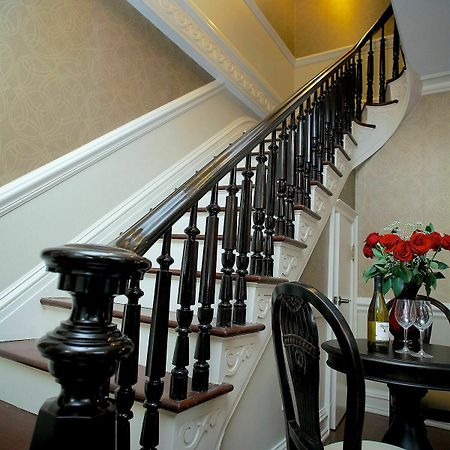 Guest House At Norwalk Inn Extérieur photo